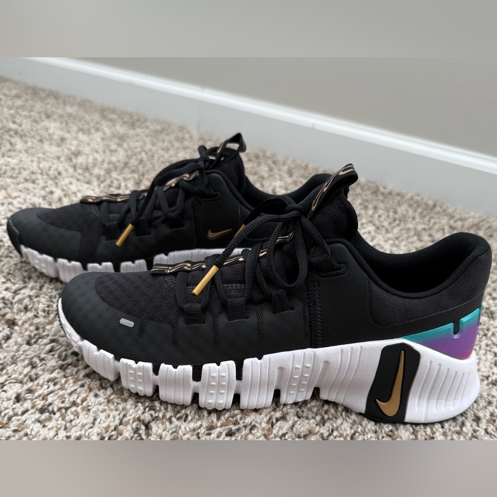 NEW! Women’s Nike Free MetCon 5
